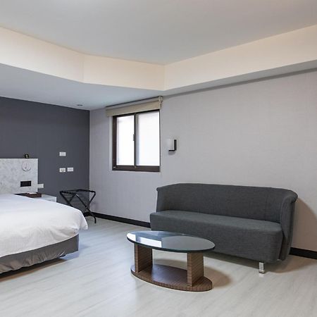 Hub Hotel - Songshan Airport Branch Тайбей Екстер'єр фото
